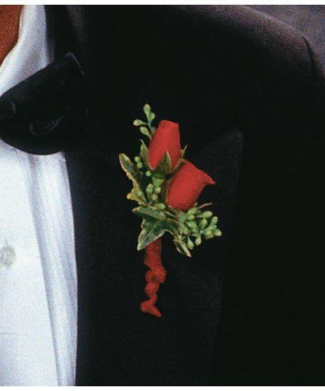 Boutonniere Spray Roses